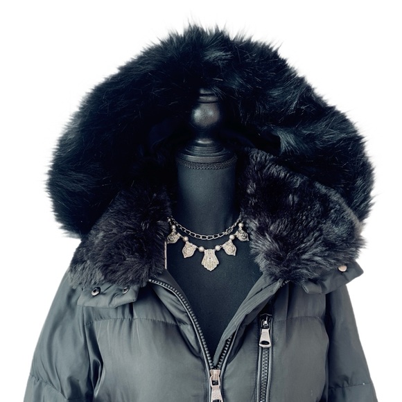 #15 VINCE CAMUTO ~ Long Black Puffer Jacket with Faux Fur Collar and Hood size L - Picture 4 of 12